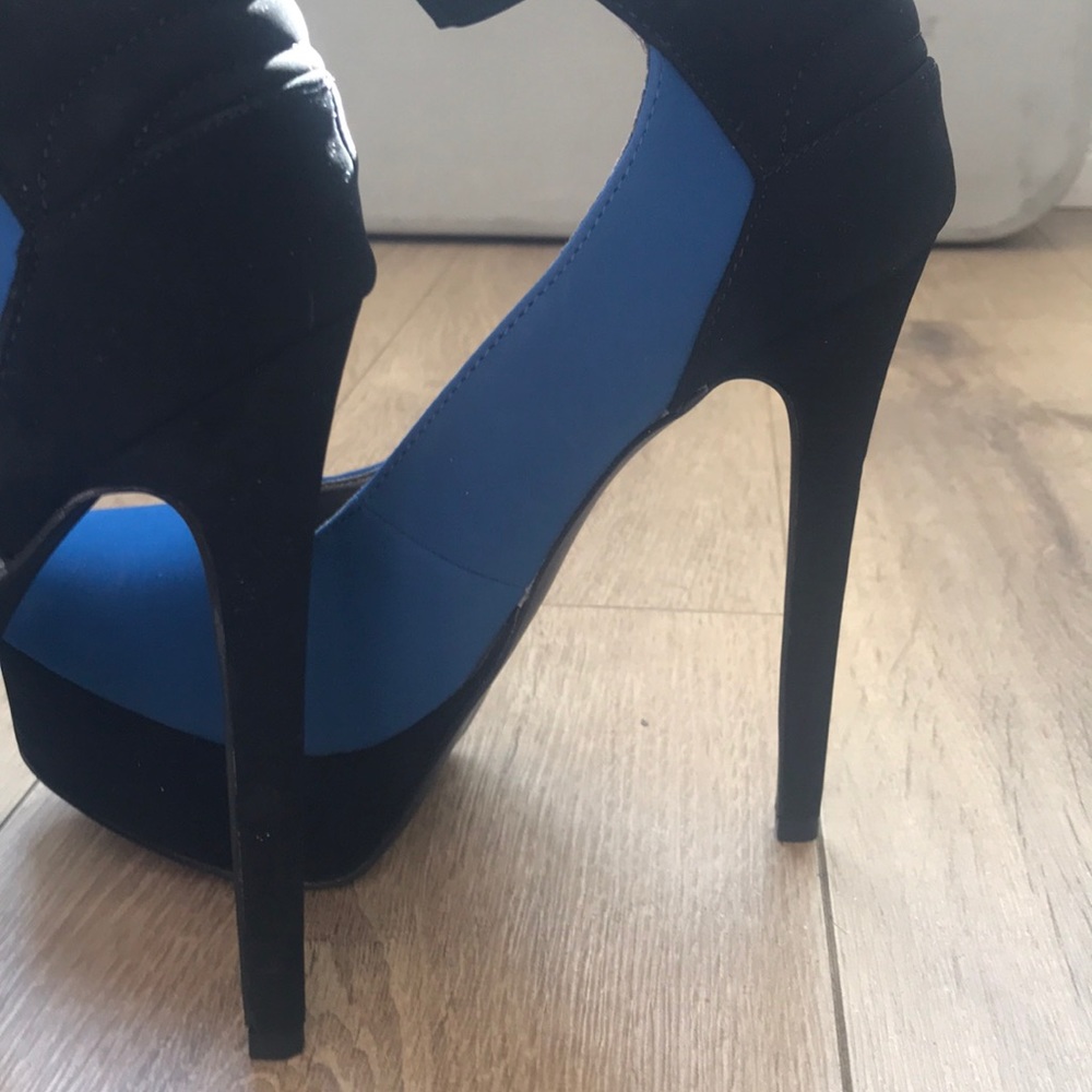 Heels - Picture 8 of 8